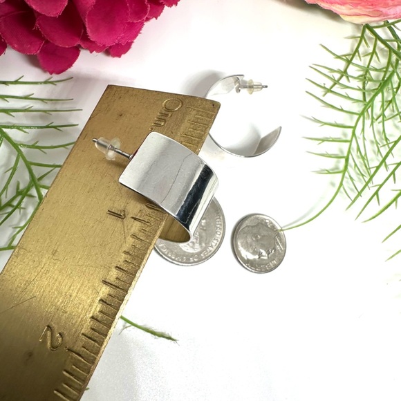 VINTAGE⚜️Chunky Silver Hoop Earrings - Picture 4 of 5